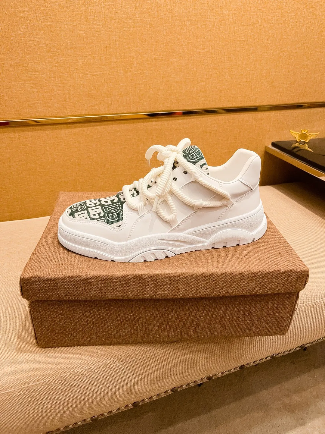 Men's shoes💰 400💰【DG】🔥High-end brand of men's shoes official website 1:1 latest masterpiece: the upper is made of Italian imported first-layer cowhide with a comfortable and breathable lining➕original non-slip and wear-resistant outsole🔥, making walking more convenient and comfortable! An exclusive new model, a stunning work, a beautiful 1:1 replica [color] compared to the official quality! Create a fashionable personality to set off your uniqueness! A must-have for trendy men! Classic🔥Size: 38-44 Color: 🔥 2⃣️ colors available🔥